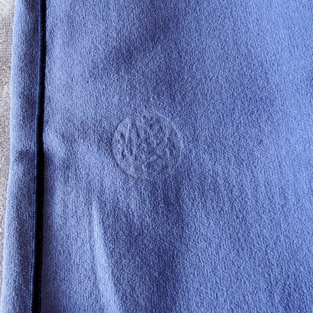 Manduka Grip Mat Towel - Picture 3 of 3